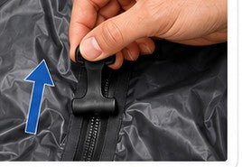 Gripping the airtight zipper pull